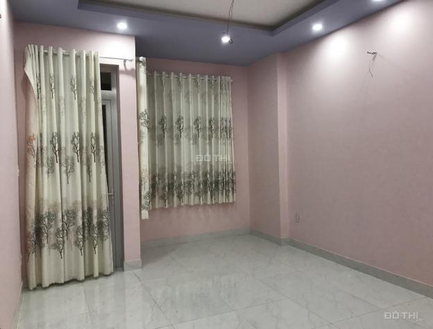 Cho thuê văn phòng đường Hoàng Diệu, Q. 4, DTSD 250m2 12809733