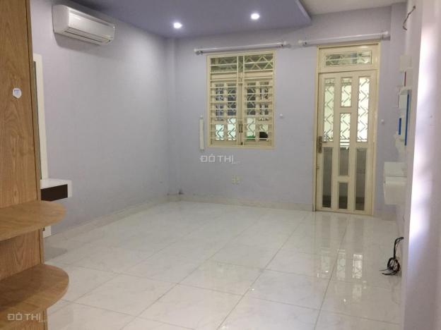 Cho thuê văn phòng đường Hoàng Diệu, Q. 4, DTSD 250m2 12809733