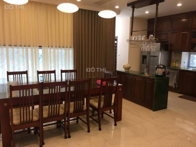 Bán BT phố Cầu Giấy 140m2, 4T mới tinh, 2 mặt thoáng, giếng trời thoáng mát, 17,3 tỷ, đường 5m 12823229