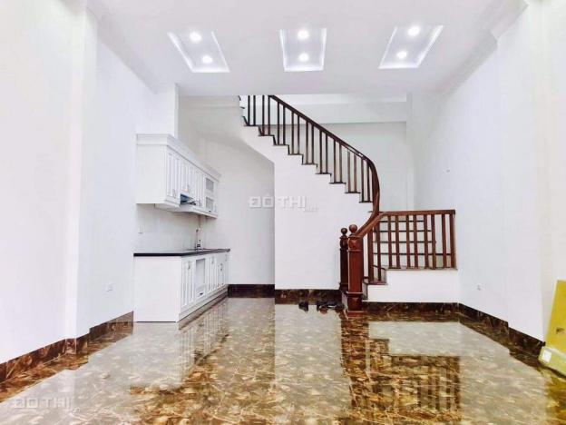 Bán nhà phố Bồ Đề, Lâm Du, 50m2 - 5 tầng, cách mặt phố 5 mét, 4.5 tỷ. 0981092063 12829381