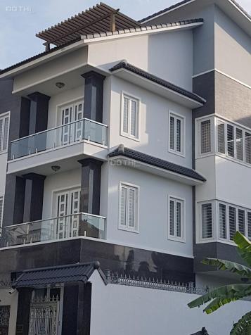 Bán biệt thự MT đường Quốc Hương, Quận 2, nở hậu, DT: 277m2, giá: 23 tỷ 12847626