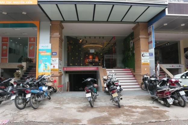 Mặt bằng kinh doanh giá rẻ mặt đường Nguyễn Xiển 12852131