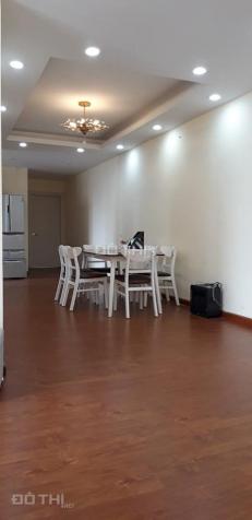 Bán căn hộ chung cư Mạc Thái Tổ, Yên Hòa, Cầu Giấy. DT 130m2, full nội thất đẹp, giá 28 tr/m2 12862521