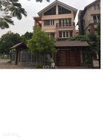 Cho thuê biệt thự ở Lạc Long Quân 180m2 x 4 tầng cho người nước ngoài, VP 12864373