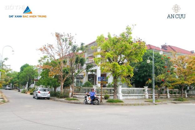 Nhà 81m2 đường Hoàng Quốc Việt, ô tô vào tận nhà 12864711