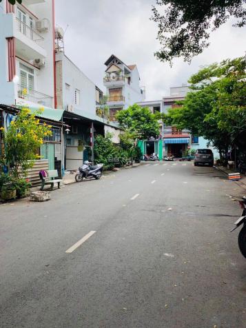 Cần bán nhà hẻm nhựa 16m thông đường Đỗ Thừa Luông, DT 4m x 16.1m, NH 4.1m, nhà 2 lầu, sân thượng 12876676