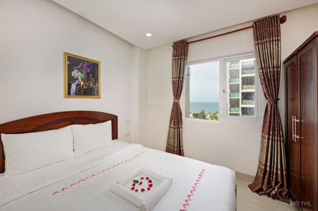 Cần gấp tiền bán nhanh khách sạn đường Trần Bạch Đằng, 8 tầng, 18 phòng, đang kinh doanh tốt 12898727