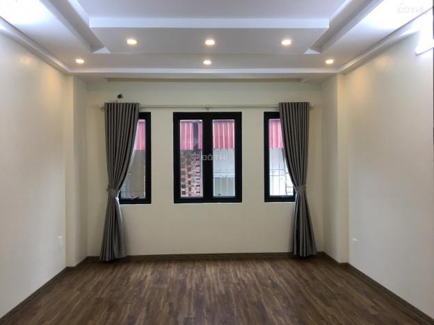 Bán gấp nhà Doãn Kế Thiện, Hồ Tùng Mậu, Cầu Giấy, ô tô đỗ cổng, kinh doanh, 36m2 x 5T, giá 2,8 tỷ 12907821