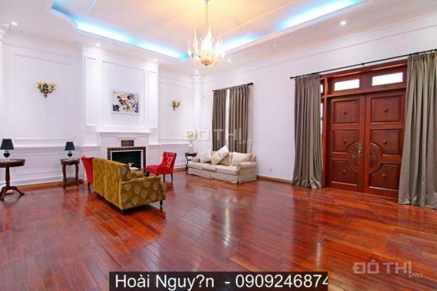 Cho thuê villa phố Thảo Điền, DT 250m2, 5PN, giá 70 tr/th, phù hợp ở, làm văn phòng 12917964