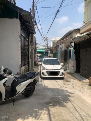 Nhà bán đúc 2 lầu có sổ hồng, hẻm xe hơi 5m thông, phường Đông Hưng Thuận, quận 12 12924881