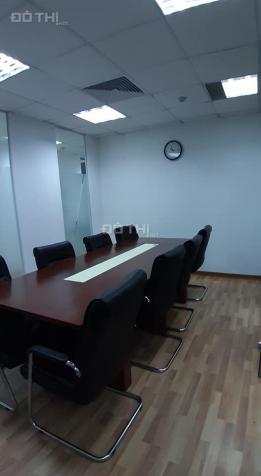 Chính chủ cho thuê văn phòng 5 tầng vị trí đắc địa tại phố Duy Tân. LH: 0983496930 12935785