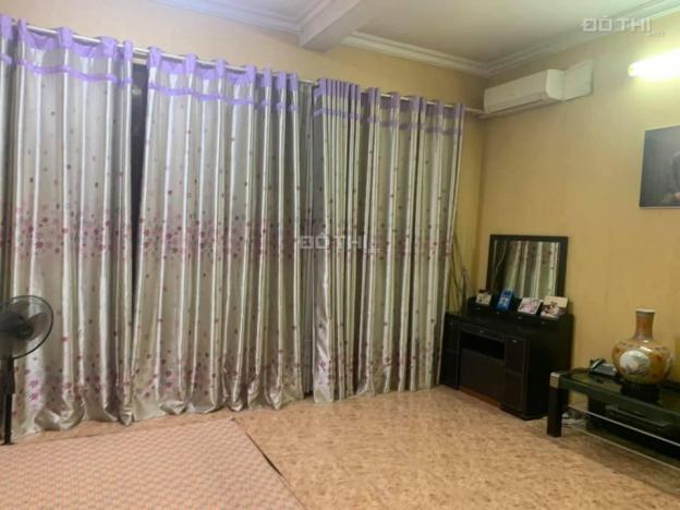 Bán nhà phố Nguyễn Ngọc Vũ, ô tô vào nhà, cách phố 20m, 79m2, 5T, MT 4.5m, giá 5.6 tỷ 12936004