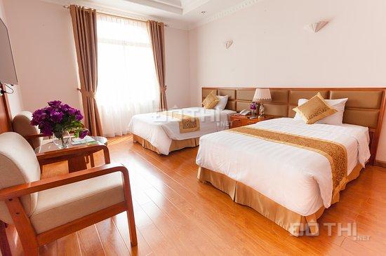 Bán gấp khách sạn hồ Tây, phố Quảng Khánh, 150m2, 8 tầng, 32 tỷ 12951907