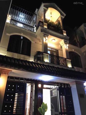 Cần bán nhà đẹp, hiếm DTSD 131,6m2 ở Nguyễn Hữu Lầu, quận 7, full NT, đồ cao cấp. LH 0974362472 12958969
