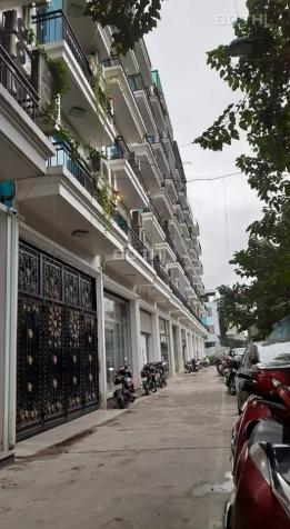 Chính chủ cần bán gấp cả nhà 7 tầng, DT 90m2 ngay số 9 Nguyễn Xiển 12951857