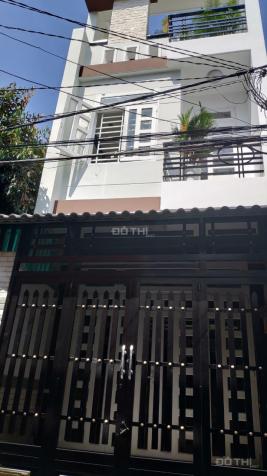 Cần tiền bán gấp căn nhà mới xây 1T, 2L đường Nguyễn Văn Quá 100m2, giá 4 tỷ. LH: 0933.732.939 12969433