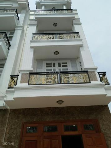 Nhà mặt tiền gần Phạm Văn Đồng DT 4x20m, xây 3 lầu. Tiện làm công ty, ở 12976936