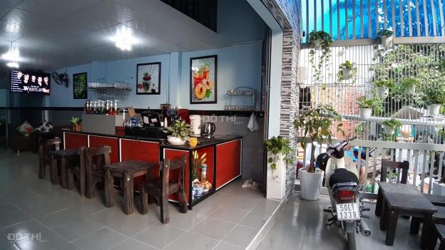 Cần sang nhượng quán cafe 200m2, MT Dương Bá Trạc, Q8, giá thuê 10 triệu/th 12977922