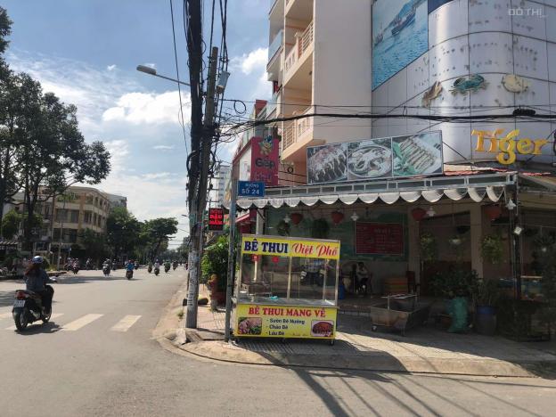 Cho thuê mặt bằng kinh doanh khu vực quận 6 vị trí đường căn góc đối diện siêu thị Metro Bình Phú 12986636