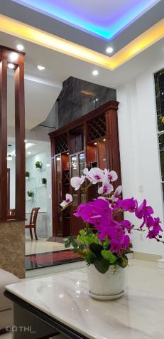 Bán nhà mặt tiền Nguyễn Thị Thập, 3 tầng, cực đẹp giá chỉ 5,4 tỷ 12991610