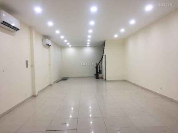 Cho thuê mặt phố Trần Kim Xuyến làm phòng khám, spa. DT: 85 m2 * 5 tầng. MT: 6m 12997145