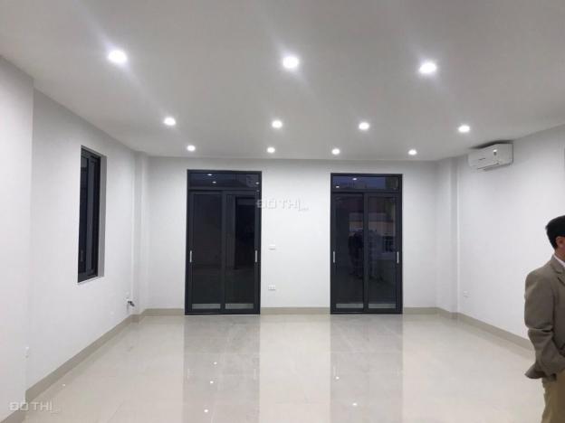 Cho thuê nhà ngõ phố Giảng Võ làm văn phòng, trung tâm, đào tạo. DT: 75m2 * 8 tầng, MT: 6m 13021005