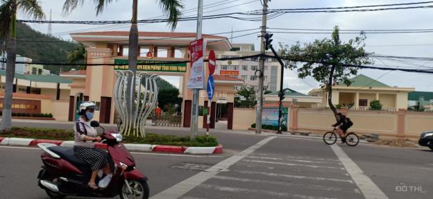 Hàng hiếm duy nhất, dãy nhà phố 1 trệt 1 lầu mặt tiền đường Nguyễn Thái Học, TP. Quy Nhơn 13030369