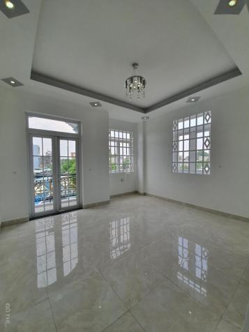 Nhà sang trọng tâm huyết 100m2 1 lầu 1 trệt mái thái sát TTHC Dĩ An 12892798