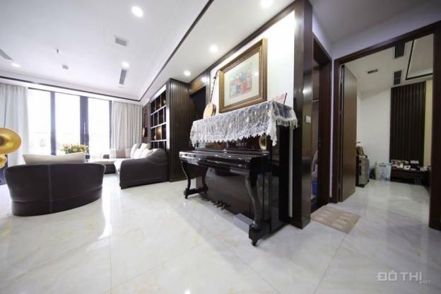Cho thuê ngay căn hộ 103m2, 3PN đầy đủ nội thất tại dự án Vinhomes Royal City Nguyễn Trãi 13044411