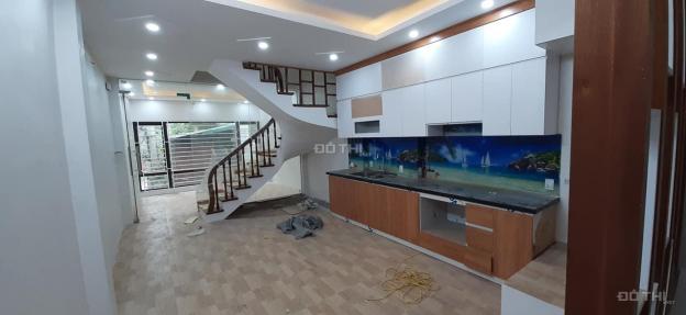 Bán nhà Nguyễn Hoàng Tôn, 43 m2, 5T, 3.65 tỷ 13046056