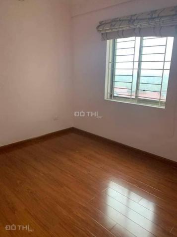 Cần bán căn hộ 3 phòng ngủ khu đô thị Việt Hưng, Long Biên. LH: 0983957300 13047410