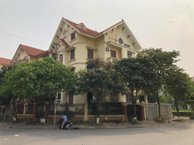 Cho thuê nhà biệt thự Nguyễn Thị Định, Cầu Giấy, DT 300m2, 4 tầng, MT 10m. Giá 70tr/th 13057193
