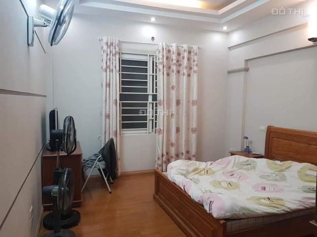 Bán nhà phố Đốc Ngữ, Quận Ba Đình, gần Hồ Tây, DTSD 300 m2, ô tô, 6,1 tỷ, 0983697688 13059757