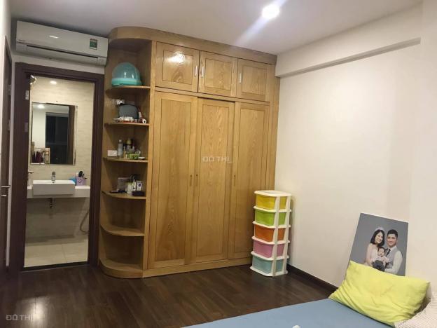 Bán căn nhà 70m2 có nội thất tòa Five Star Kim Giang. Tầng trung hướng Nam, LH 0963289215 13063726