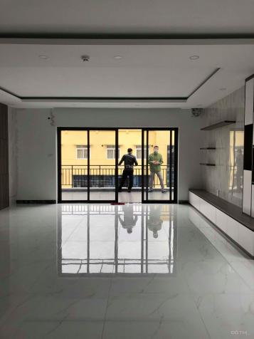 Bán nhà mới về ở luôn phố Yên Lạc, Vĩnh Tuy, HBT 60m2 x 6T, thang máy, ô tô vào nhà, SĐCC, 8.2 tỷ 13066606