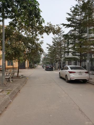 Cho thuê nhà riêng C4 có gác xép mặt ngõ Nguyễn Xiển DT 35m2, MT 4,5m - Sơn mới, văn phòng, kho, ở 13076712