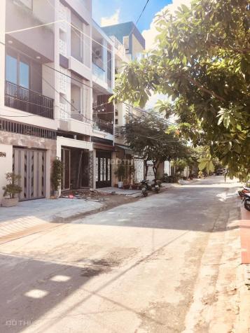 Bán siêu phẩm nhà 3 tầng kẹp cống 2 mặt tiền thoáng mát đường Nguyễn Thi gần trường quốc tế Skyline 13081896