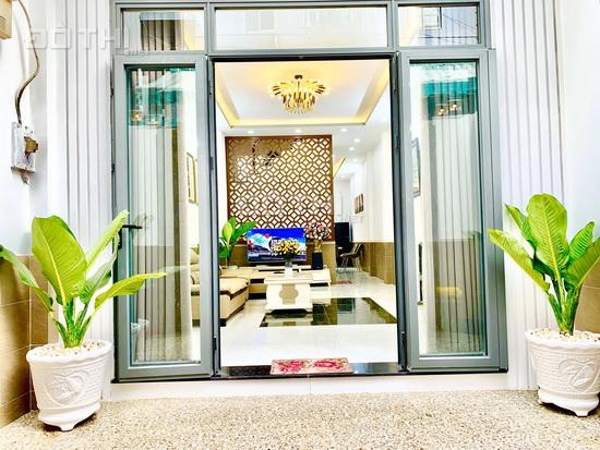 Nhà phố 2 lầu, ST kiến trúc Châu Âu hiện đại HXH 98 Bùi Văn Ba, P. Tân Thuận Đông, Q7 13083649