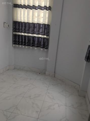 Cho thuê nhà nhỏ mới đẹp 2 lầu có máy lạnh tại hẻm 50 Nguyễn Đình Chiểu, Phú Nhuận. Giá 6tr/th 13089550