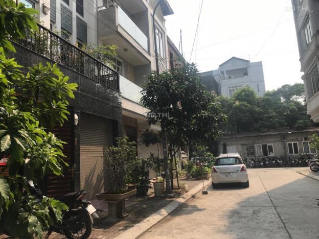 Cho thuê nhà liền kề tại KĐT Yên Hòa. DT: 80 m2 * 5 tầng, MT: 5m, thang máy 13089648