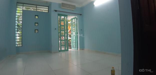 Cho thuê phòng gần ngã tư Quang Trung - Phạm Văn Chiêu, 25 m2, có máy lạnh, ban công, 3 tr/tháng 13087799
