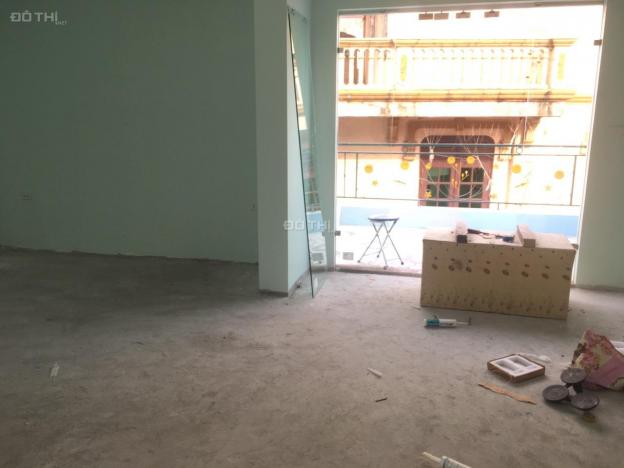 Bán nhà Khương Trung, Thanh Xuân, 60m2 xây 5 tầng có cầu thang máy, ô tô vào nhà 13095587