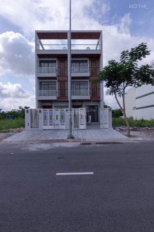 Bán nhà mới xây đẹp long lanh nằm mặt tiền đường 25m, khu dân cư Phú Xuân, thị trấn Nhà Bè 13105582