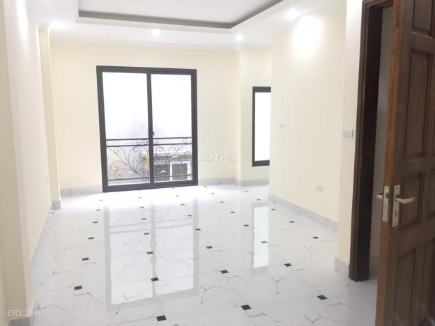 Bán nhà tại bán đảo hồ Linh Đàm, sát KĐT Linh Đàm, 40m2, 5 tầng, vị trí đẹp tiện làm văn phòng 13120010