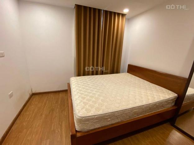 Cho thuê CHCC, Royal City, 100m2, 3 PN, full nội thất giá 18 triệu/tháng rẻ nhất thị trường 13121732