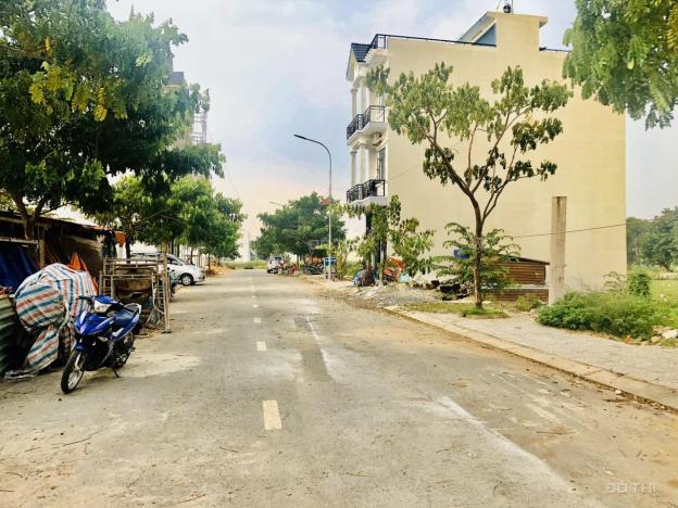 Bán đất đường Lê Thị Riêng sau kho bạc nhà nước 4.5x13.6m, sổ hồng riêng 13122131