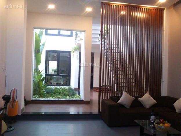 Cho thuê nhà sân vườn 2 tầng 3 phòng ngủ, gần biển Phạm Văn Đồng 13124157