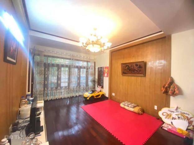 Nhà đẹp tặng toàn bộ nội thất cách mặt phố Nguyễn Khang 20m 13125380