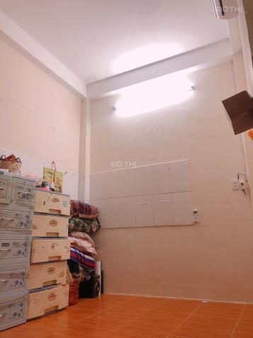 Cho thuê phòng trọ Phạm Văn Chiêu, P8, gần Cây Trâm, 20 m2, có cửa sổ nhỏ, wc riêng 13125497