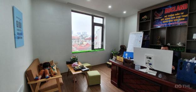Văn phòng cực đẹp, sàn gỗ, điều hòa, cửa sổ, và giá rẻ chỉ với giá 7.2 triệu/tháng tại phố Duy Tân 13162484